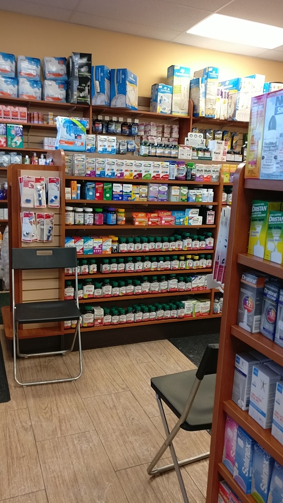 Wellcare Pharmacy | 3352 Keele St, North York, ON M3J 1L5, Canada | Phone: (416) 630-4513