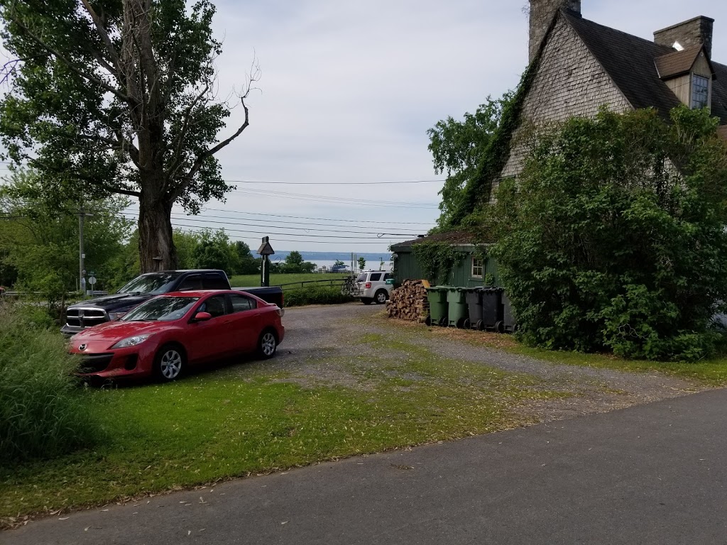 Gîte Aux Quatre Délices | 1208 QC-138, Neuville, QC G0A 2R0, Canada | Phone: (418) 909-0604