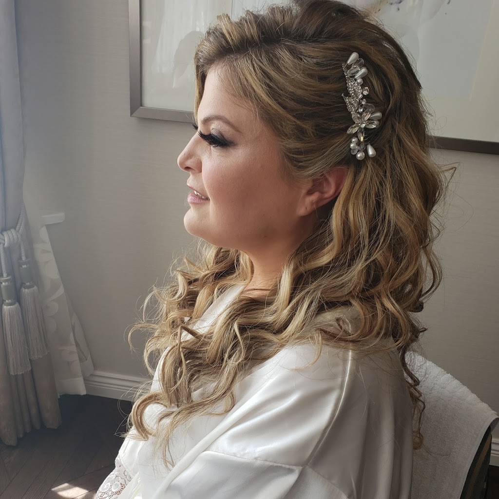 Hair Up 2 Date | 1674 Renfrew St, Vancouver, BC V5K 4E1, Canada | Phone: (604) 254-6499