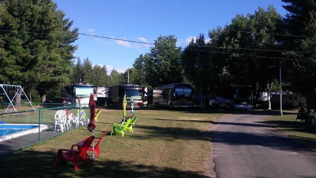 Camping Domaine Du Repos | 1400 Rue du Repos, Drummondville, QC J2B 8T4, Canada | Phone: (819) 478-1758