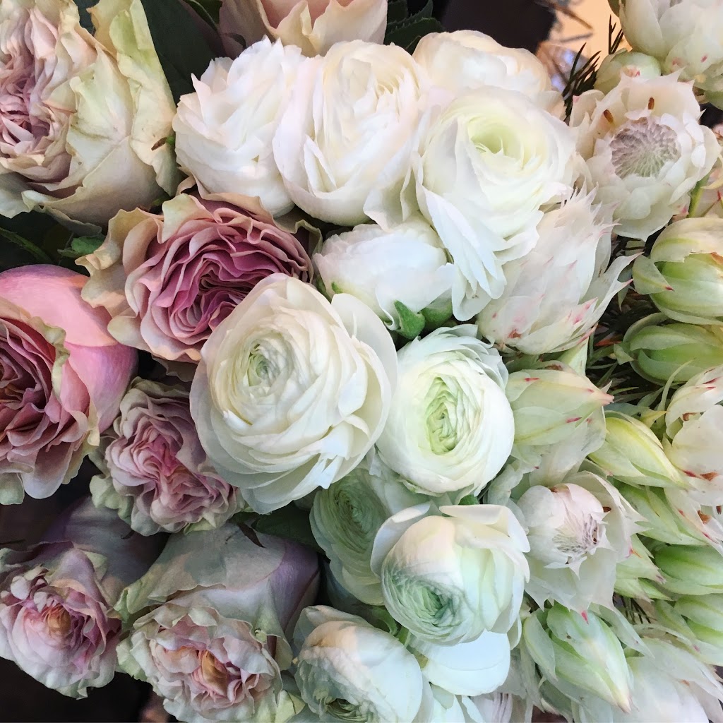 Black Earth Floral Gallery | 5149 Country Hills Blvd NW, Calgary, AB T3A 5K8, Canada | Phone: (403) 452-9707