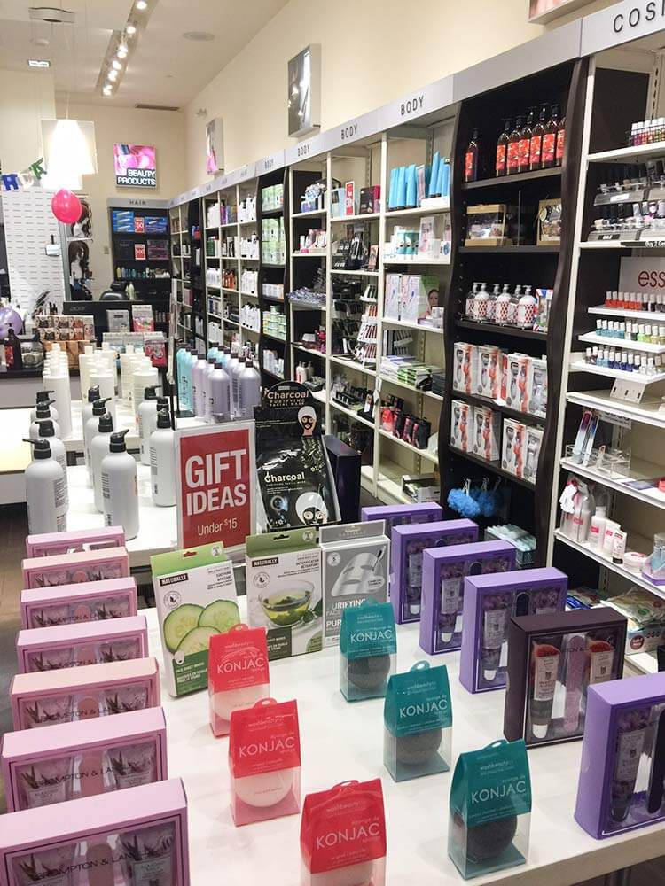 Trade Secrets - The Cut Above | Promenade Mall | 158A The Promenade, 1 Promenade Cir, Thornhill, ON L4J 4P8, Canada | Phone: 0905 886 2121
