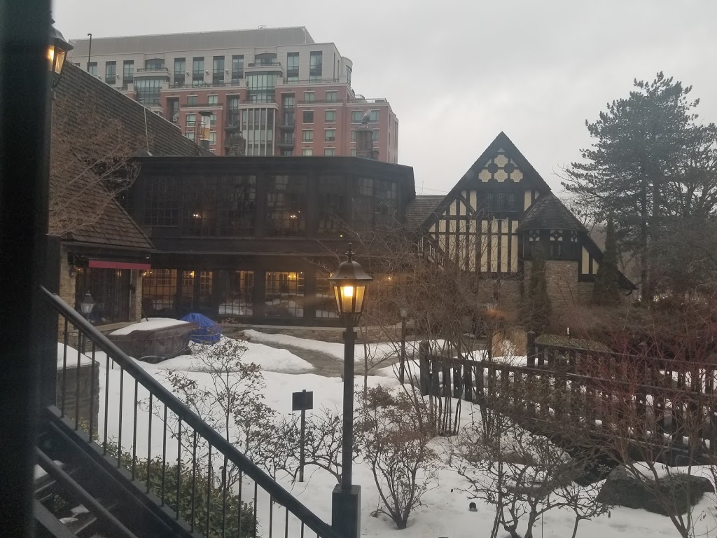Old Mill Toronto Hotel | 9 Old Mill Rd, Etobicoke, ON M8X 1G5, Canada | Phone: (416) 232-3707
