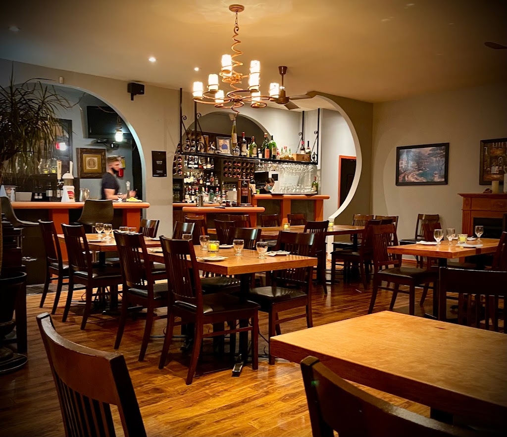 La Notte Italian Restaurant | 3307 Dunbar St, Vancouver, BC V6S 2C1, Canada | Phone: (604) 222-4033