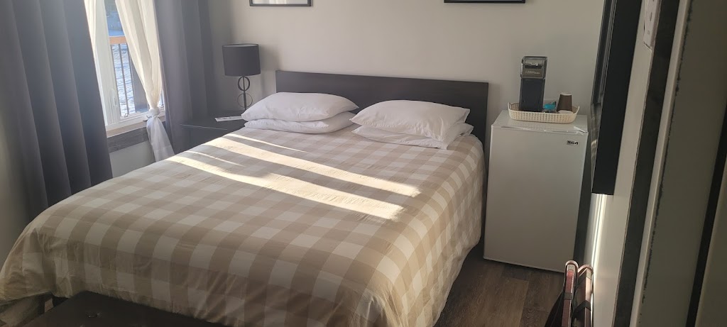 Mon Coin de pays | 45 Rue Principale N, Sacré-Coeur, QC G0T 1Y0, Canada | Phone: (418) 236-4445