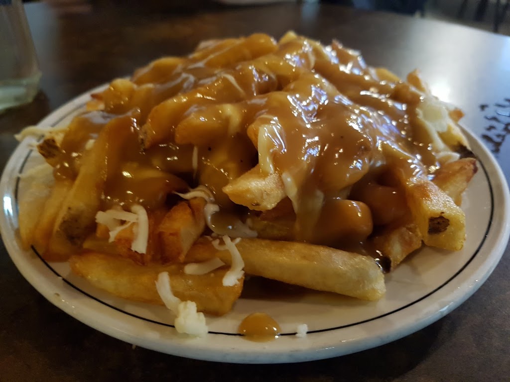 Hurstys Bar & Grill | 368 Rue Main, Shawville, QC J0X 2Y0, Canada | Phone: (819) 647-2546