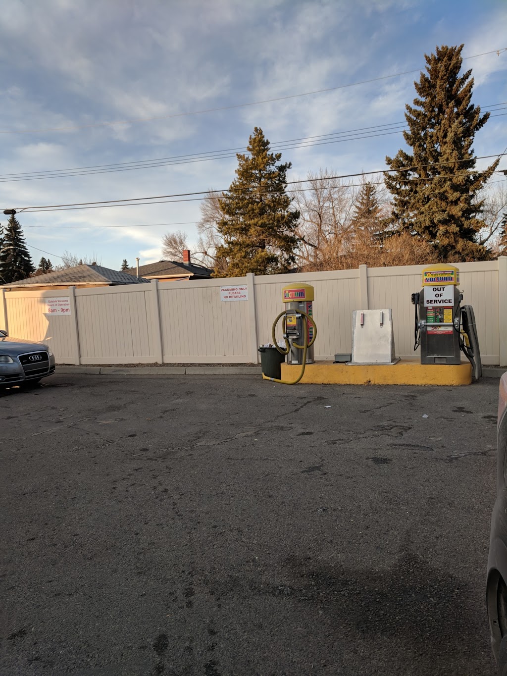 Car & Pet Spa The | 8350 Fairmount Dr SE, Calgary, AB T2H 0Y6, Canada | Phone: (403) 252-9667