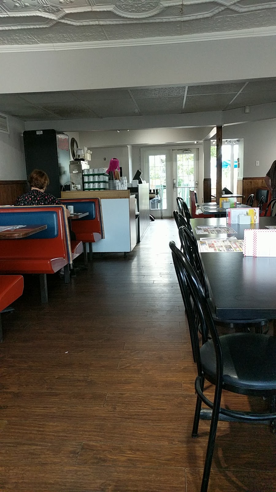 Cantine Chez Mario | 1314 Rue Saint Joseph, Valcourt, QC J0E 2L0, Canada | Phone: (450) 532-4419