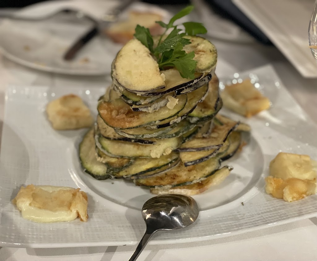Estiatorio Milos – Montreal | 5357 Av du Parc, Montréal, QC H2V 4G9, Canada | Phone: (514) 272-3522