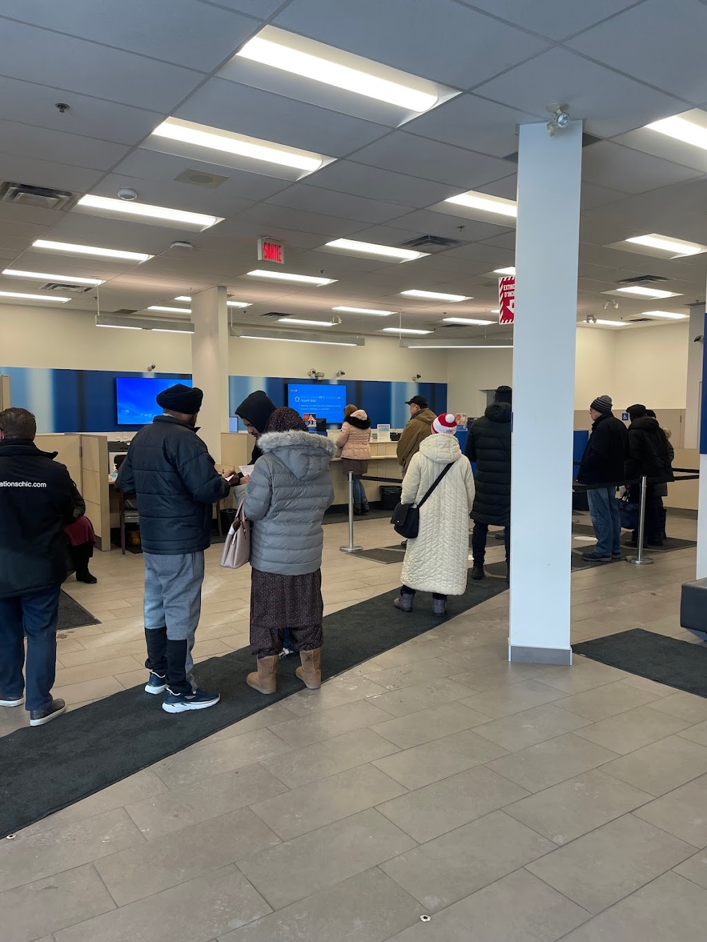 BMO Bank of Montreal | 7189 Bd Newman, Montréal, QC H8N 2K3, Canada | Phone: (514) 363-3113