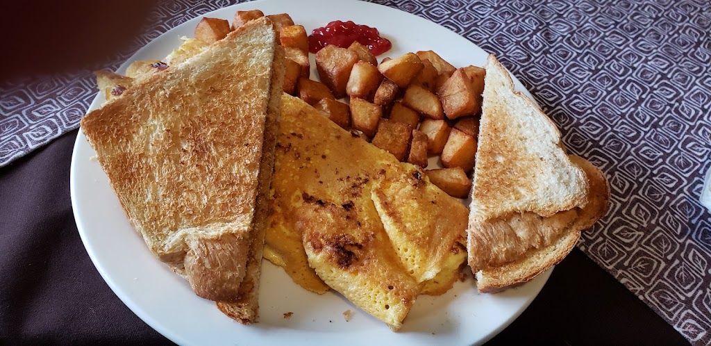 Harold Hotel & Restaurant | 16 Blockhouse Rd, Placentia, NL A0B 2Y0, Canada | Phone: (709) 227-2107