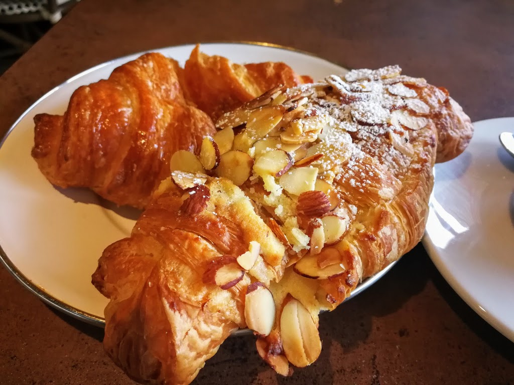 French Corner Patisserie | 1224 Dundas St W #114, Mississauga, ON L5C 4G7, Canada | Phone: (905) 566-1919