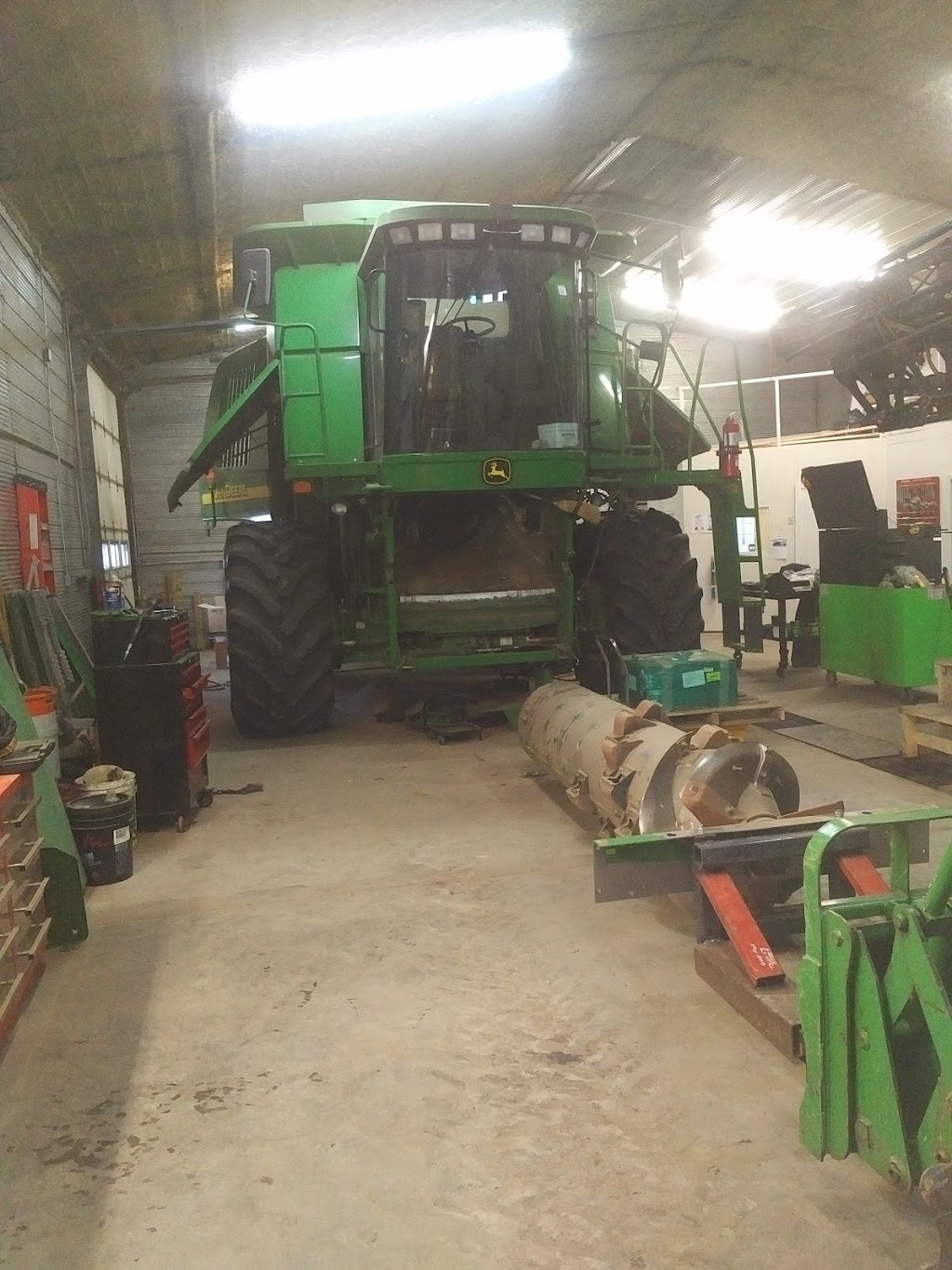 4/44 Services | 95 SK-4, Elrose, SK S0L 0Z0, Canada | Phone: (306) 378-4444