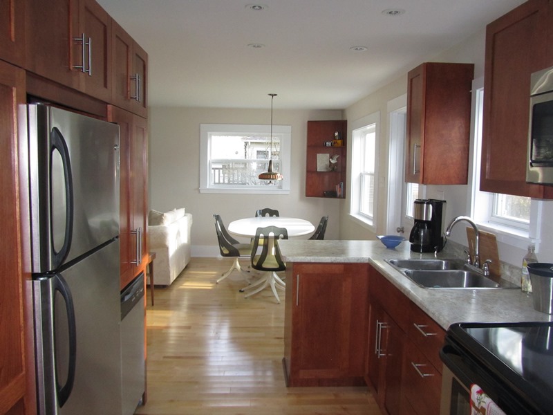 Elm Tree Cottage | 30 Glasgow St, Shelburne, NS B0T 1W0, Canada | Phone: (902) 875-2729