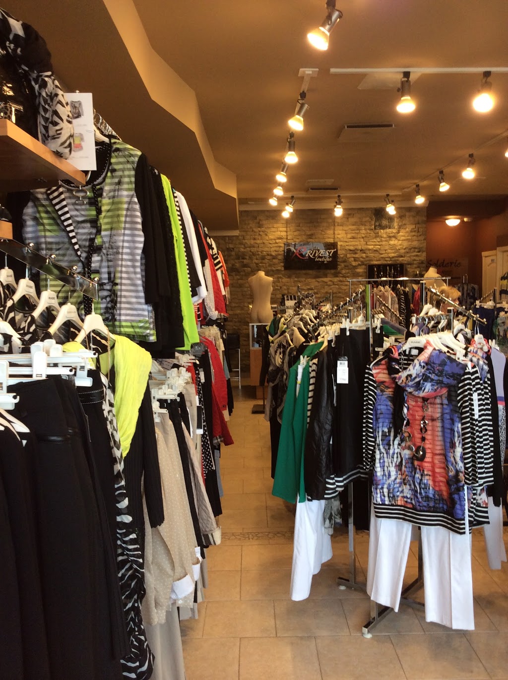 Boutique Yolande Rivest | 2805 Boulevard de la Concorde E, Laval, QC H7E 2B5, Canada | Phone: (450) 664-2104
