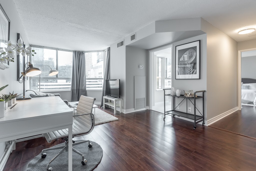 Jenny & Justin Wu at Re/Max Hallmark Realty Ltd | 685 Sheppard Ave E, North York, ON M2K 1B6, Canada | Phone: (416) 494-7653
