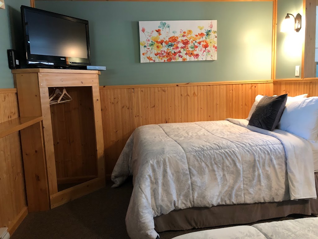 The Piccadilly | 4874 St Joseph St, Radium Hot Springs, BC V0A 1M0, Canada | Phone: (250) 347-9532