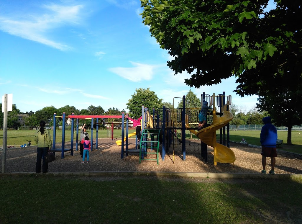 Cliffwood Park | 280 Cliffwood Rd, North York, ON M2H 2S7, Canada | Phone: (416) 338-4386
