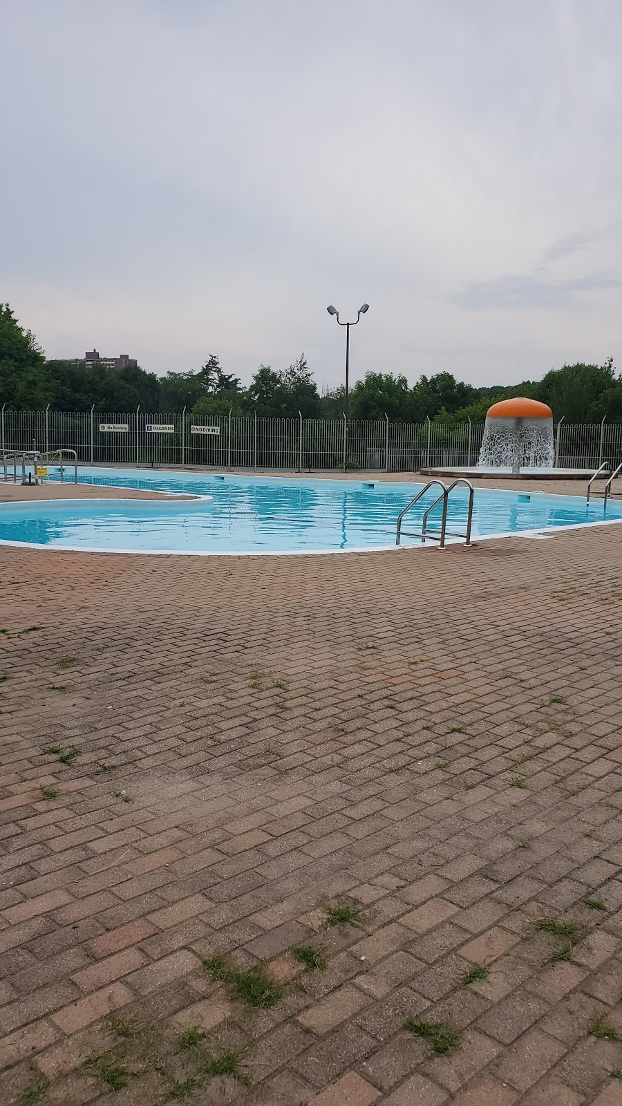 Northwood Swimming Pool | 15 Clubhouse Ct, North York, ON M3L 2K5, Canada | Phone: (416) 395-6695