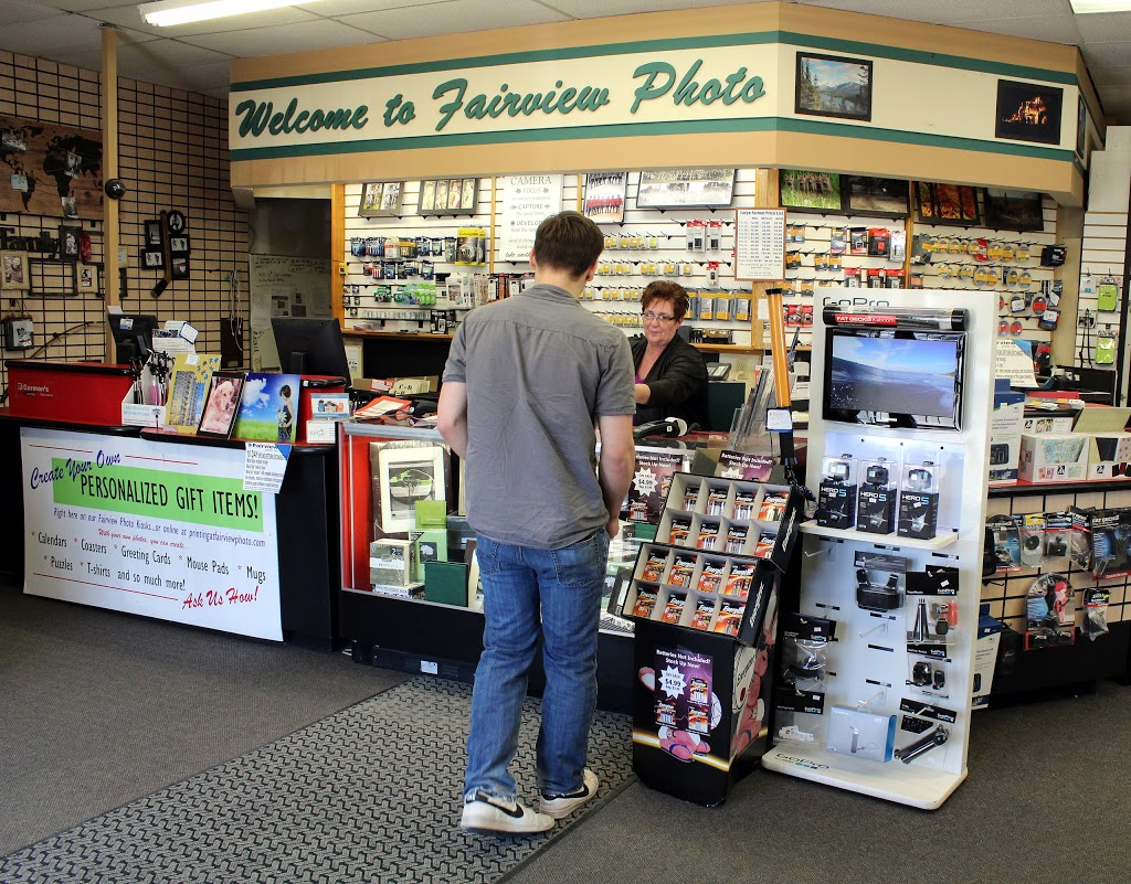 Fairview Photo Lab Inc | 403 Fairview Dr, Brantford, ON N3R 6T2, Canada | Phone: (519) 756-2942