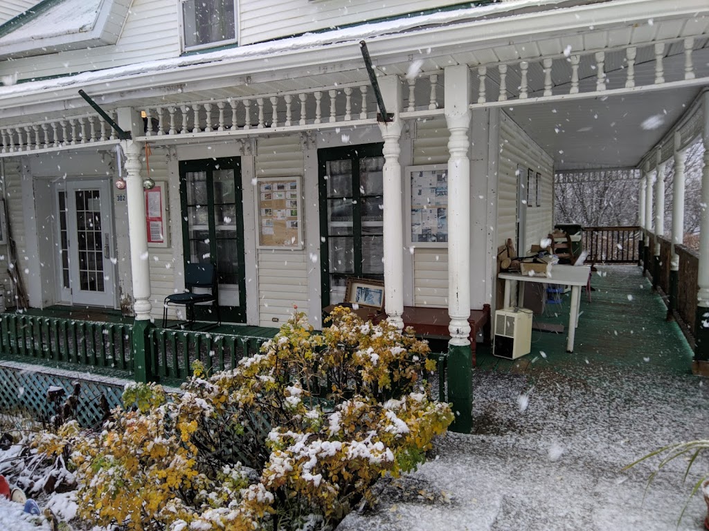 Reiliy House | 302 Rue Principale, Mansonville, QC J0E 1X0, Canada | Phone: (450) 292-3109