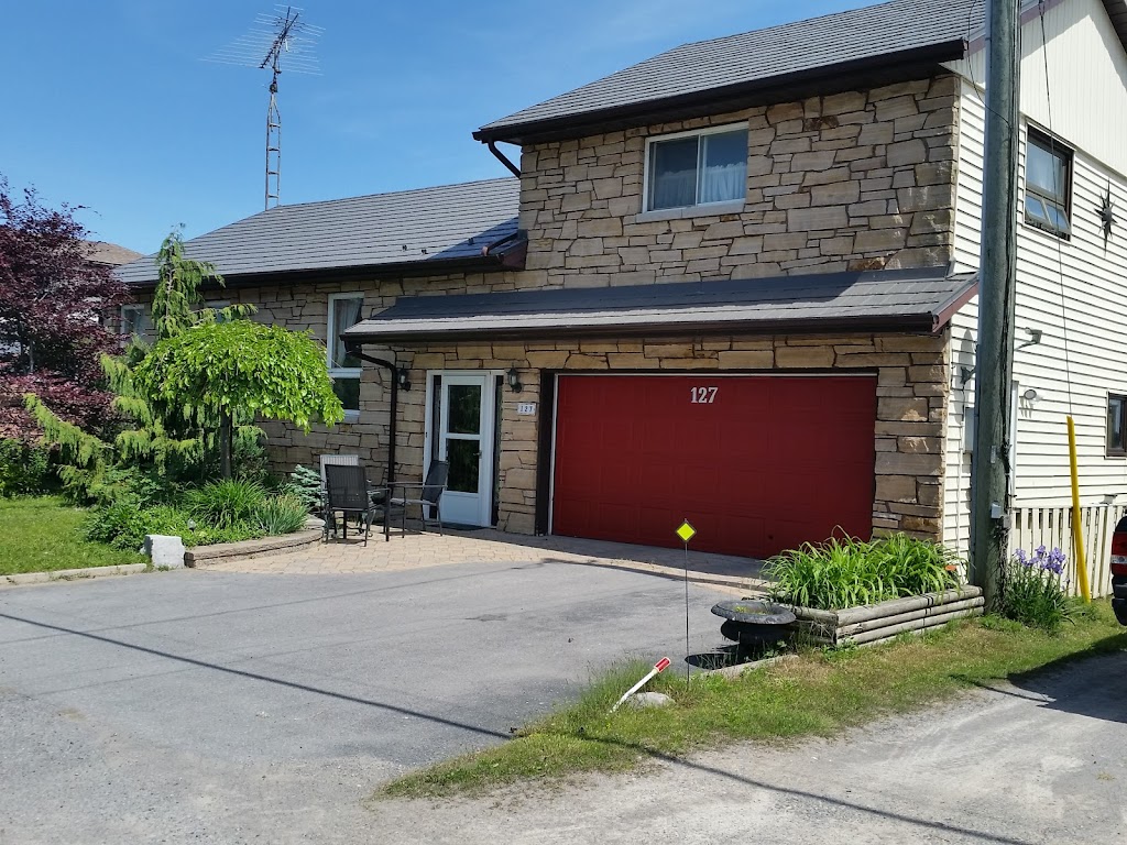 Presquile View Bed and Breakfast | 127 Harbour St, Brighton, ON K0K 1H0, Canada | Phone: (416) 592-0527