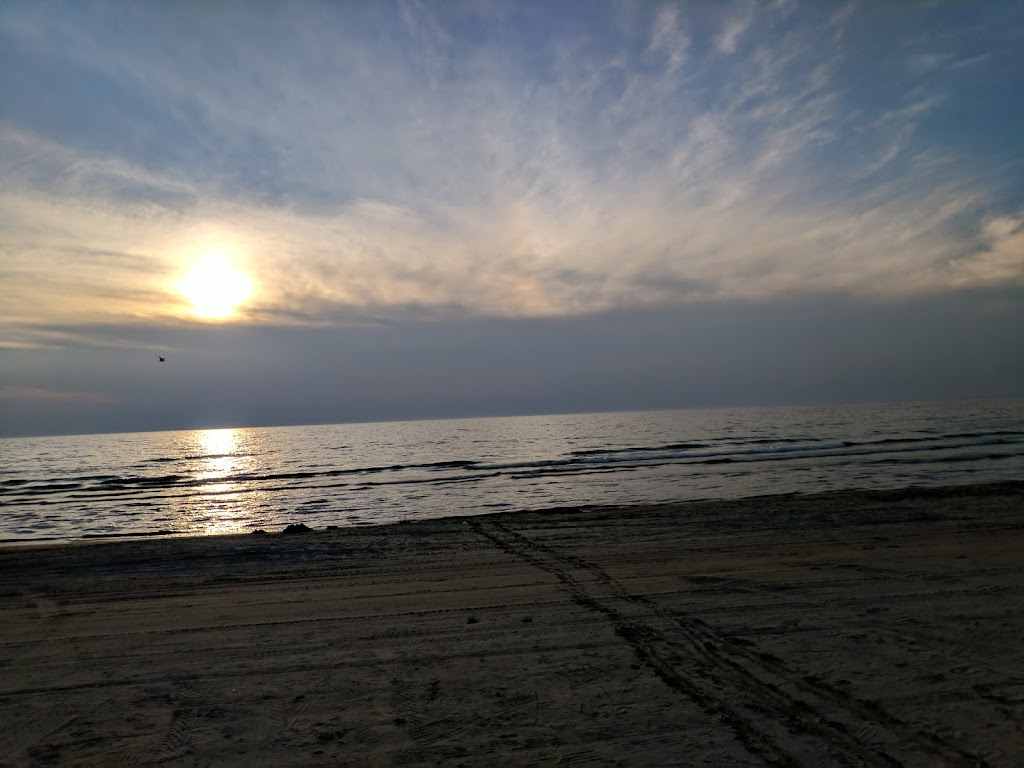 Beach Front Cottages | 191 9th St S, Sauble Beach, ON N0H 2G0, Canada | Phone: (519) 935-3457