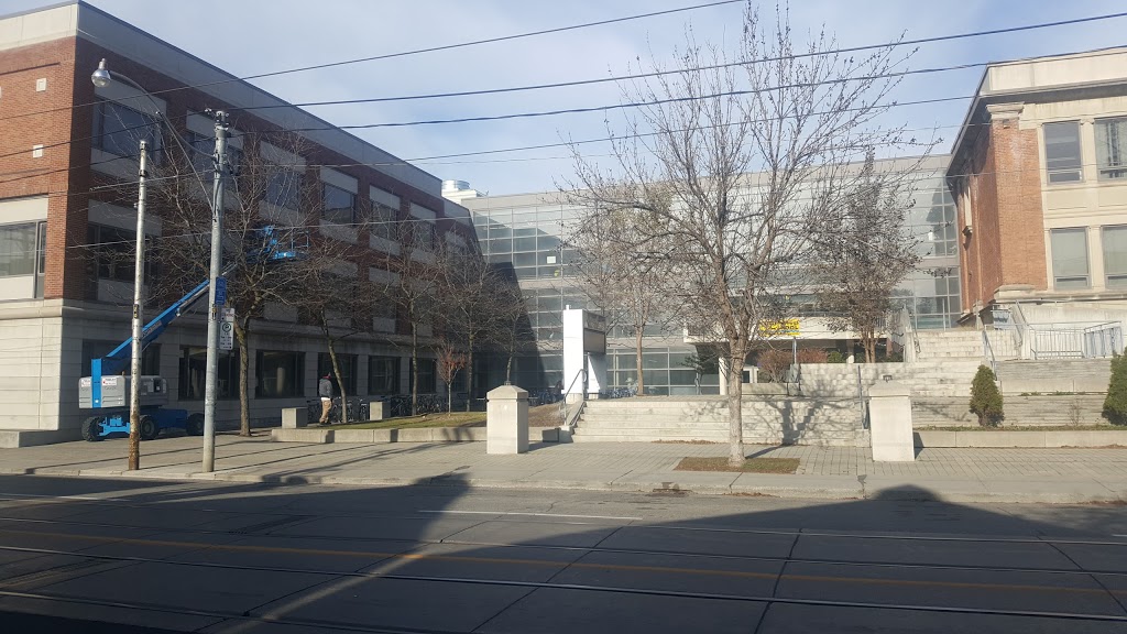 Riverdale Collegiate Institute | 1094 Gerrard St E, Toronto, ON M4M 2A1, Canada | Phone: (416) 393-9820