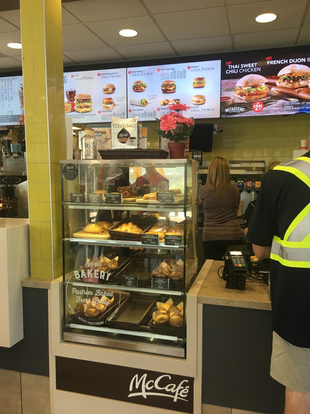 McDonalds | 261 Main St N, Exeter, ON N0M 1S3, Canada | Phone: (519) 235-4227