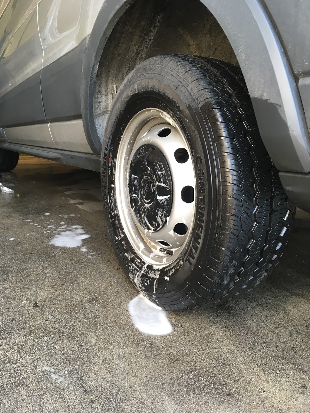 Kar King Car Wash | 1364 Powell St, Vancouver, BC V5L 1G6, Canada | Phone: (604) 254-0770