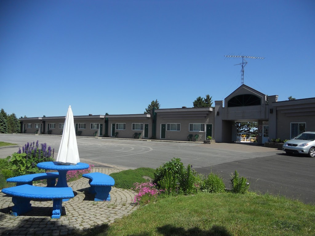 Motel Normandie | 1111 Boulevard Saint Laurent O, Louiseville, QC J5V 2L4, Canada | Phone: (819) 228-5541