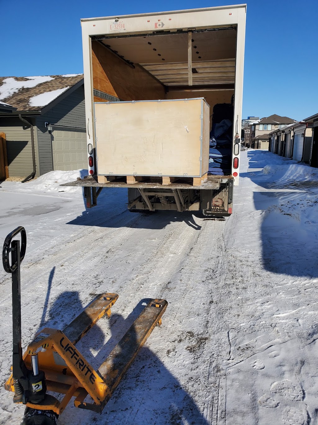 Quicky Movers | 104 Ave NW, Edmonton, AB T5J 0K7, Canada | Phone: (204) 292-9585
