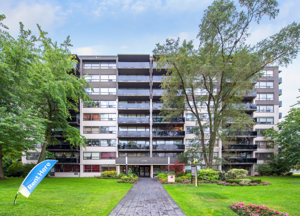 4190 Bathurst Street Apartments | 4190 Bathurst St, North York, ON M3H 3N5, Canada | Phone: (416) 639-6209