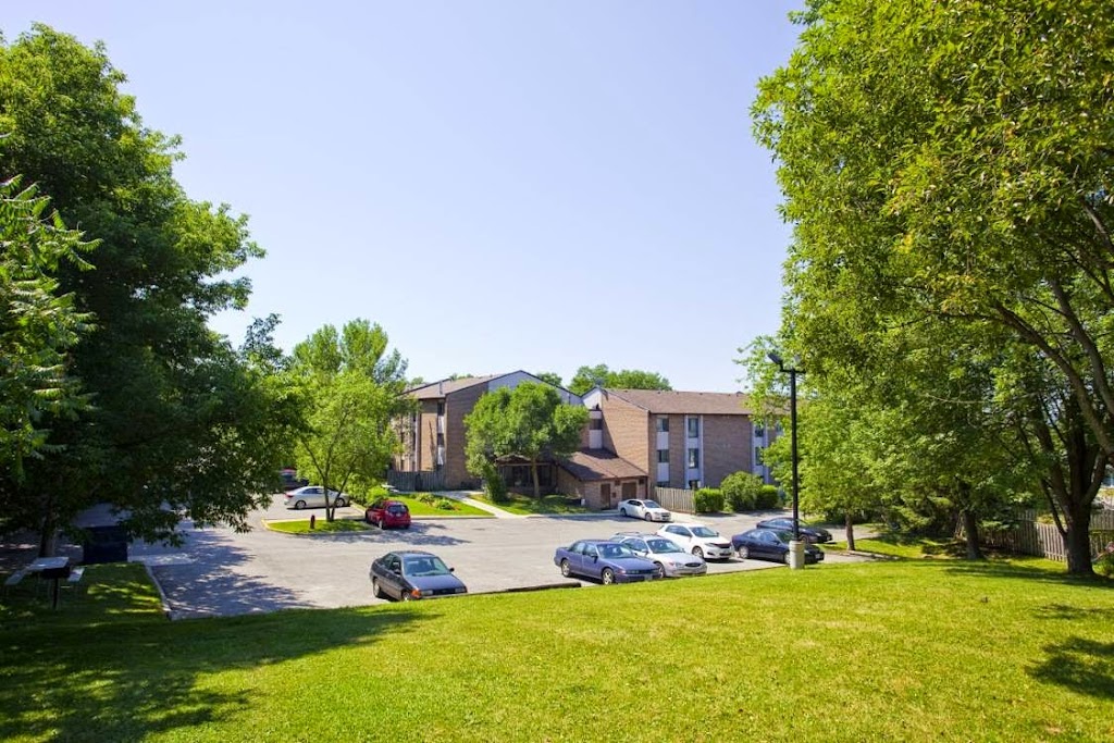 Huron Heights Apartments | 75 Huron Heights Dr, Newmarket, ON L3Y 3J8, Canada | Phone: (905) 853-0490