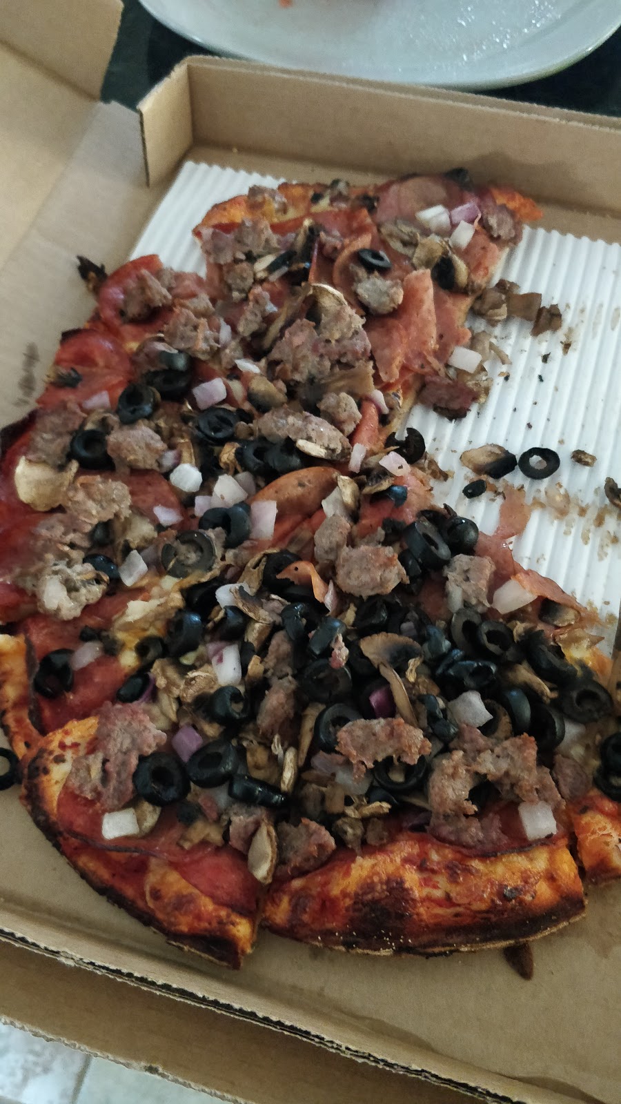 Toms House Of Pizza | 17103 James Mckevitt Rd SW, Calgary, AB T2Y 3Y4, Canada | Phone: (403) 254-4410