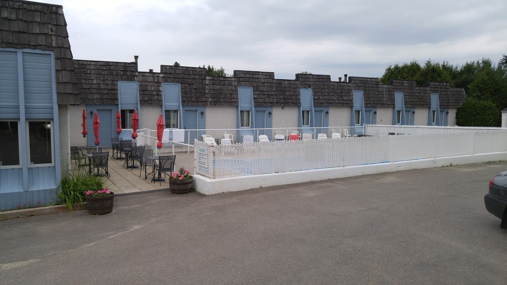 Auberge Champetre | 1435 Boulevard Sainte Adèle, Sainte-Adèle, QC J8B 2N6, Canada | Phone: (450) 229-3533