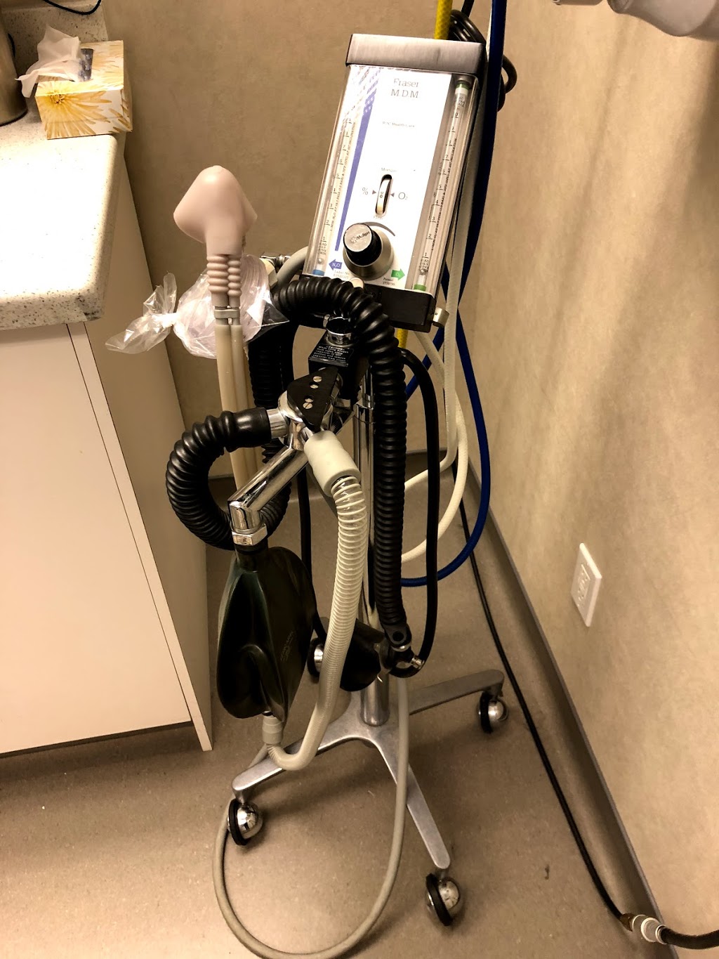 Eng R Oral & Maxillofacial Surg Dr | 1560 Yonge St, Toronto, ON M4T 2S9, Canada | Phone: (416) 921-7477