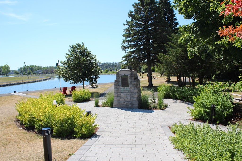 Place des Barges | Chambly, QC J3L, Canada