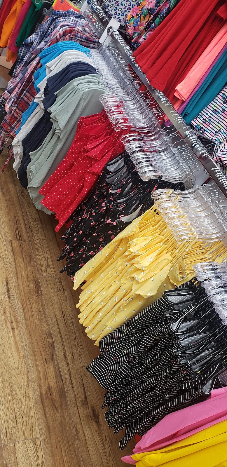 In Style Outffiters | 4141 Dixie Rd, Mississauga, ON L4W 1V5, Canada | Phone: (905) 212-7591