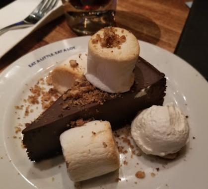 Earls Kitchen + Bar | 1455 Portage Ave, Winnipeg, MB R3G 0W4, Canada | Phone: (204) 975-1845