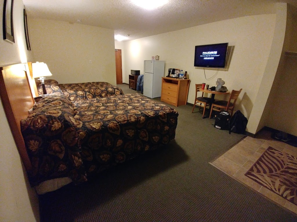 Circle 6 Motel LTD | 140 Sims Ave, Weyburn, SK S4H 2H5, Canada | Phone: (306) 842-6166