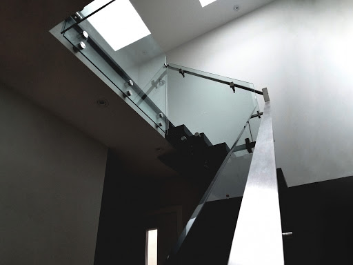 Crystal Lake Glass | 140 Elm Ridge Dr, Toronto, ON M6B 1B1, Canada | Phone: (647) 870-5151