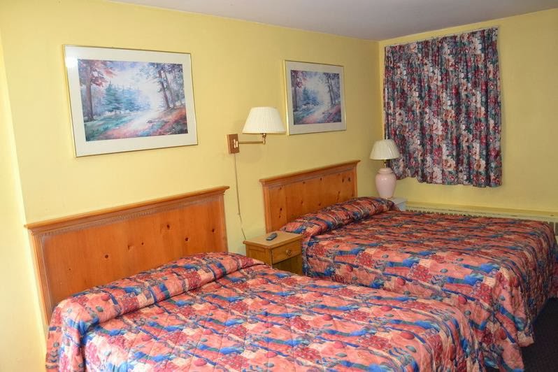 Maples Motel | 107 Neywash St, Orillia, ON L3V 1X6, Canada | Phone: (705) 326-3561