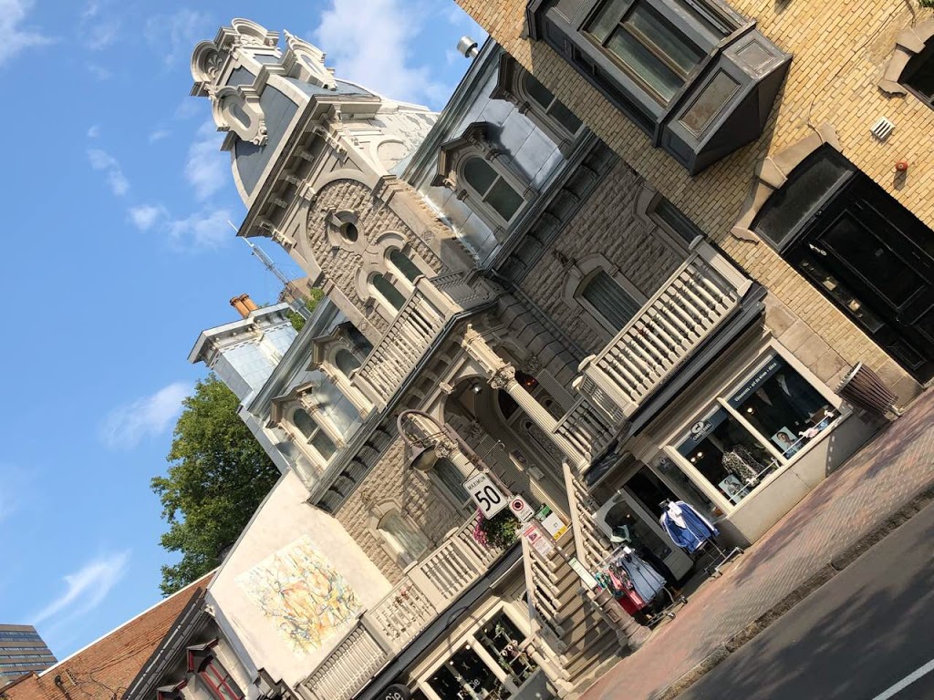 Chateau Du Faubourg | 429 Rue Saint-Jean, Québec, QC G1R 1P3, Canada | Phone: (418) 524-2902