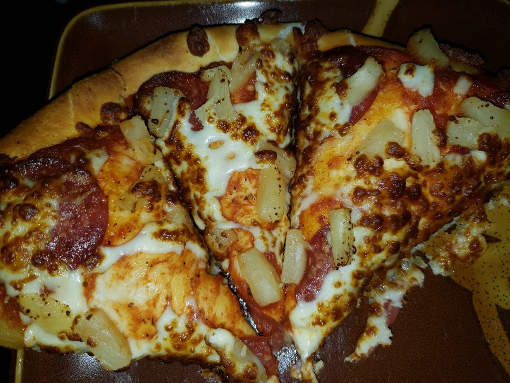 Pizza Hut | 11 Hidden Creek Dr NW #303, Calgary, AB T3A 6K6, Canada | Phone: (403) 310-1010