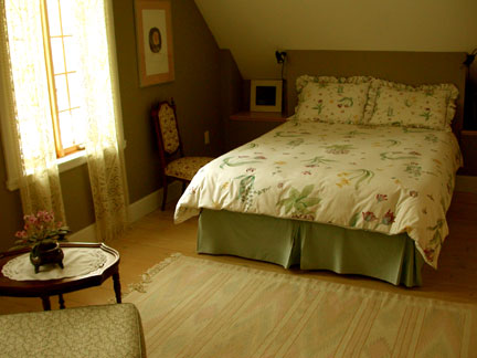 LIris Bleu | 895 Rte Missisquoi, Bolton-Est, QC J0E 1G0, Canada | Phone: (450) 292-3530