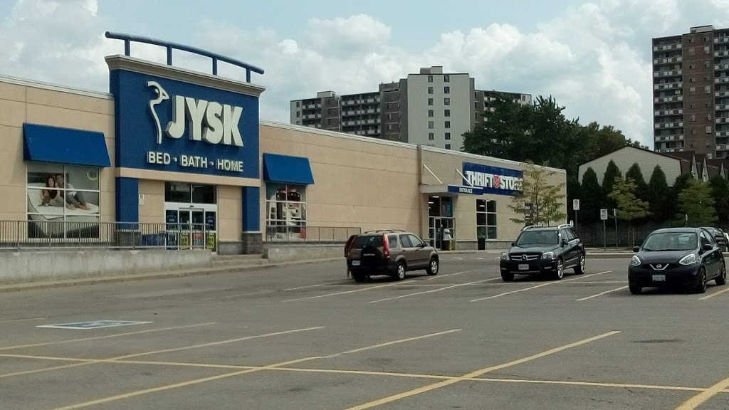 Parkway Plaza | 200 CENTENNIAL PKY, Hamilton, ON L8E 4A1, Canada