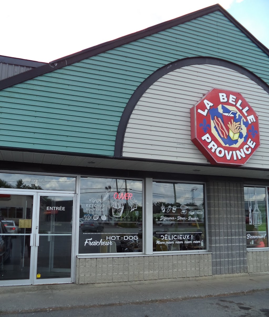Restaurant La Belle Province | 427 Rue de la Rivière, Cowansville, QC J2K 1N4, Canada | Phone: (450) 260-1000
