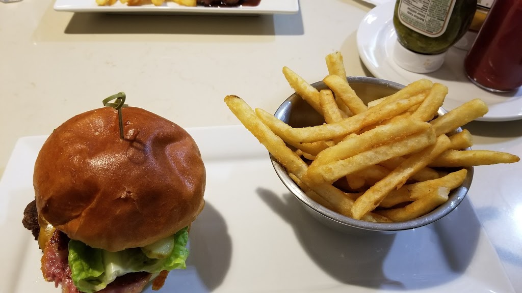 Element Lounge and Restaurant | 50 Norfinch Dr, North York, ON M3N 1X1, Canada | Phone: (416) 663-9502