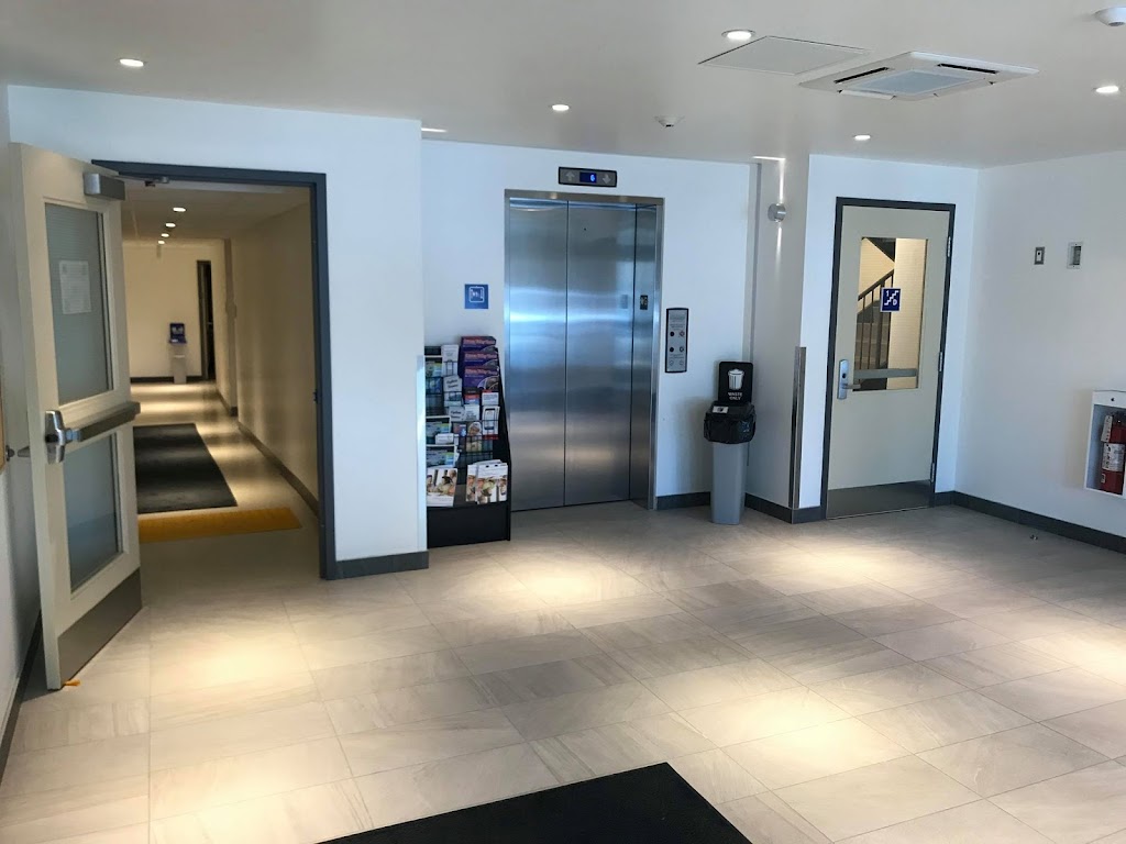 Pat Clark Community Center | 4355 Halmont Dr, Gloucester, ON K1J 8W6, Canada | Phone: (613) 748-1771